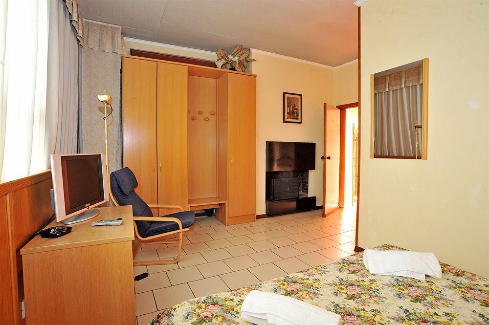Hotel Cristallo Barga Fornaci di Barga Экстерьер фото