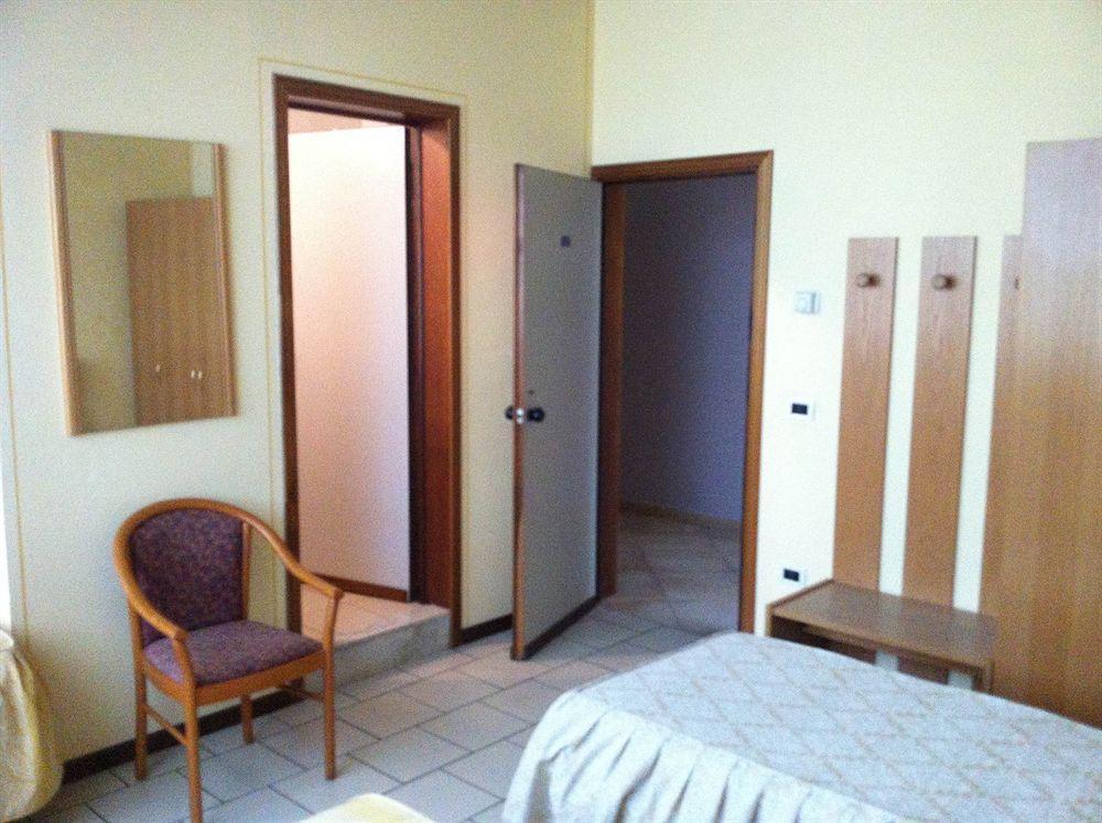 Hotel Cristallo Barga Fornaci di Barga Экстерьер фото