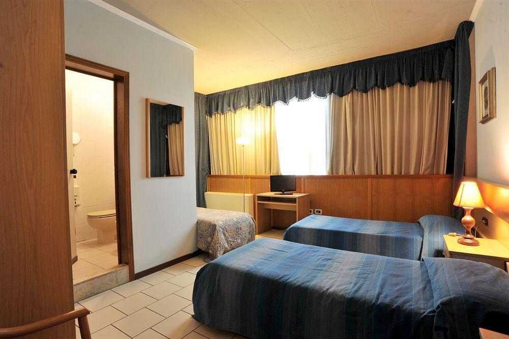 Hotel Cristallo Barga Fornaci di Barga Экстерьер фото