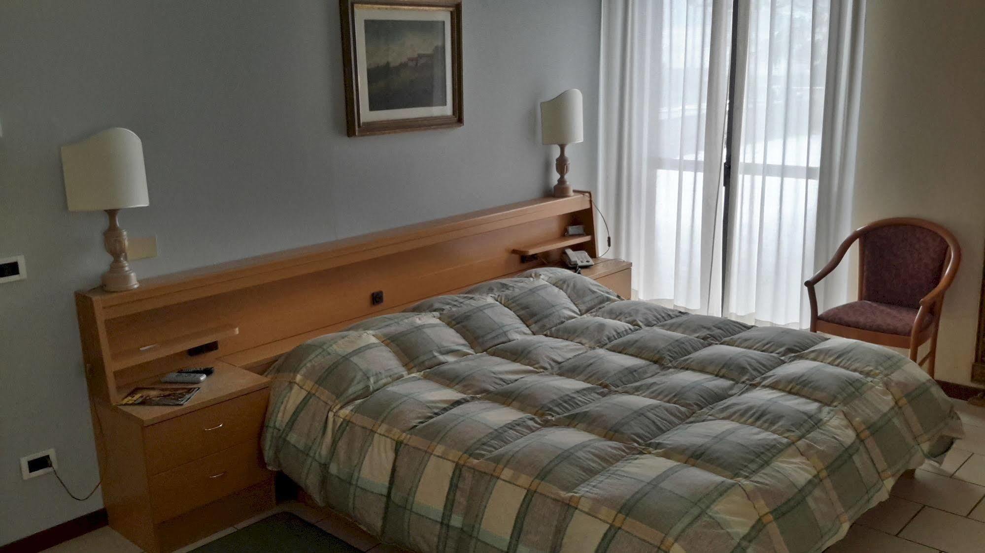 Hotel Cristallo Barga Fornaci di Barga Экстерьер фото