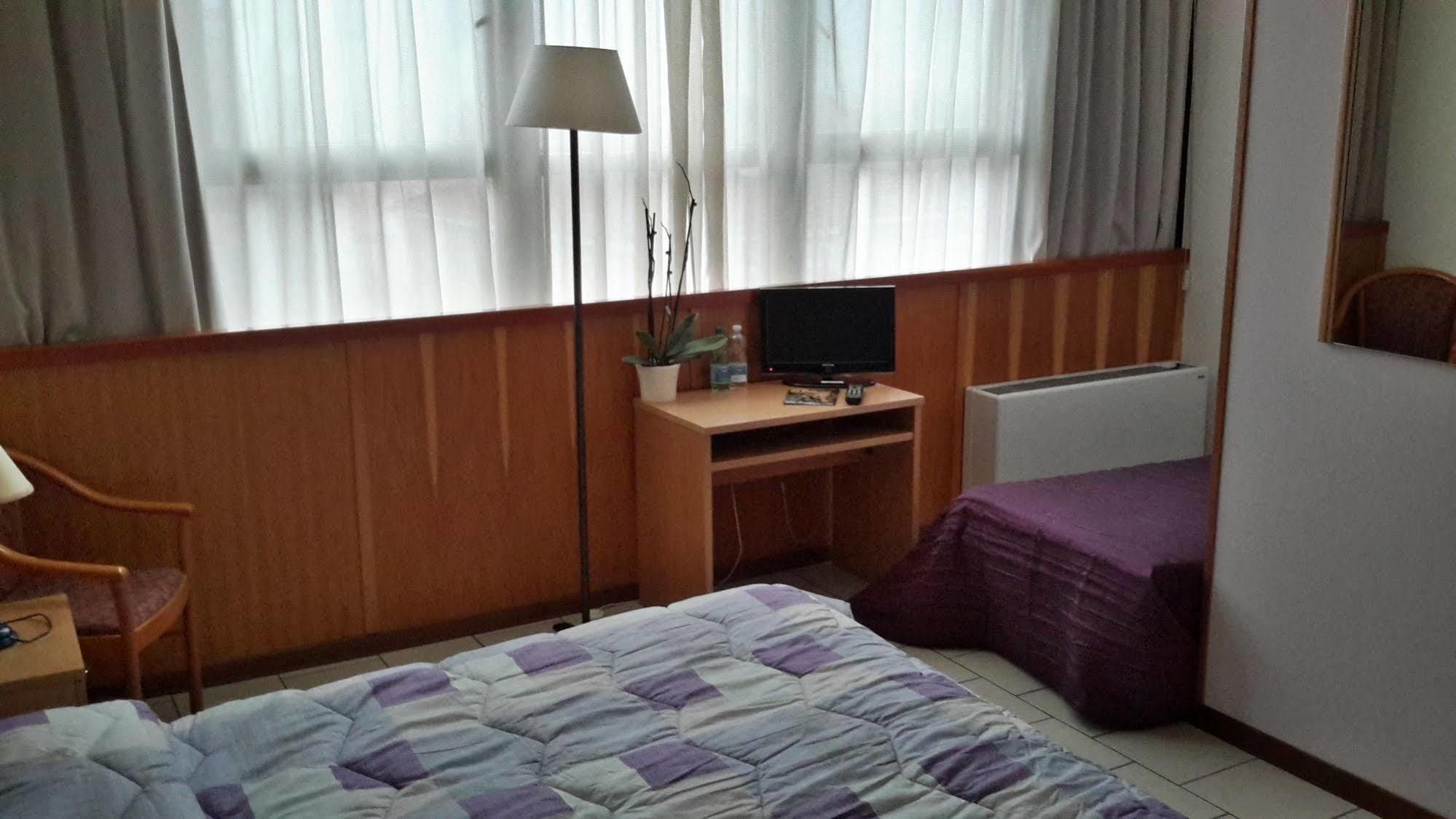Hotel Cristallo Barga Fornaci di Barga Экстерьер фото